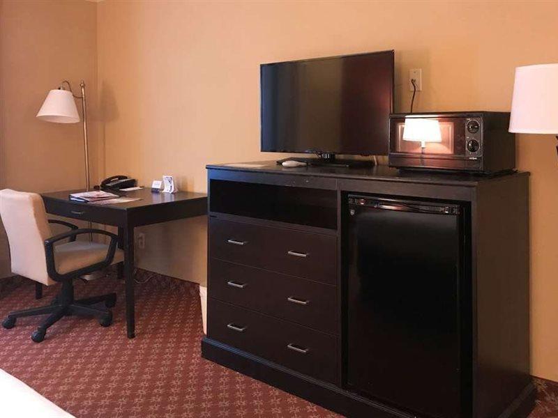 Clarion Hotel & Conference Center Toms River Bagian luar foto
