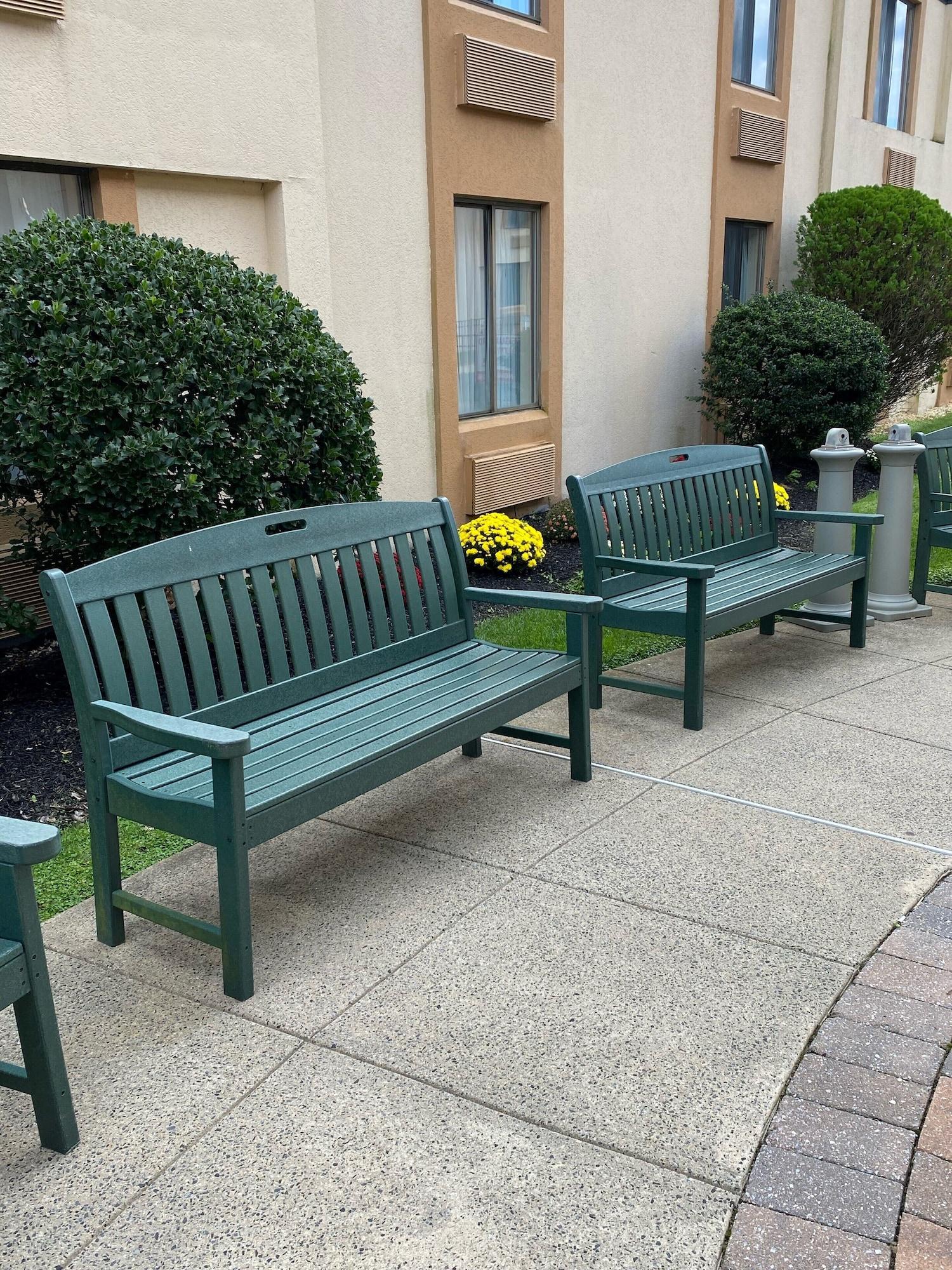 Clarion Hotel & Conference Center Toms River Bagian luar foto