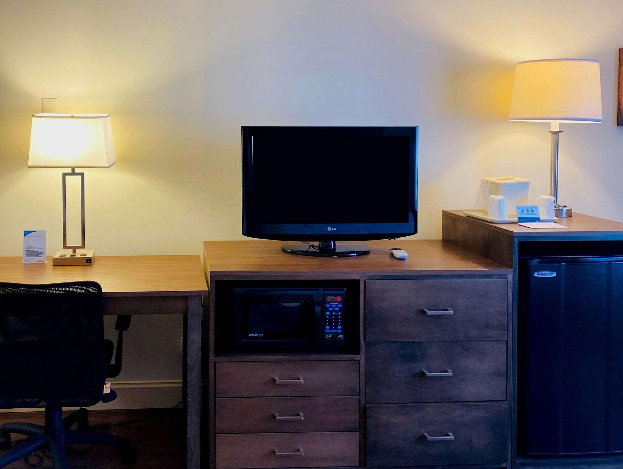 Clarion Hotel & Conference Center Toms River Bagian luar foto