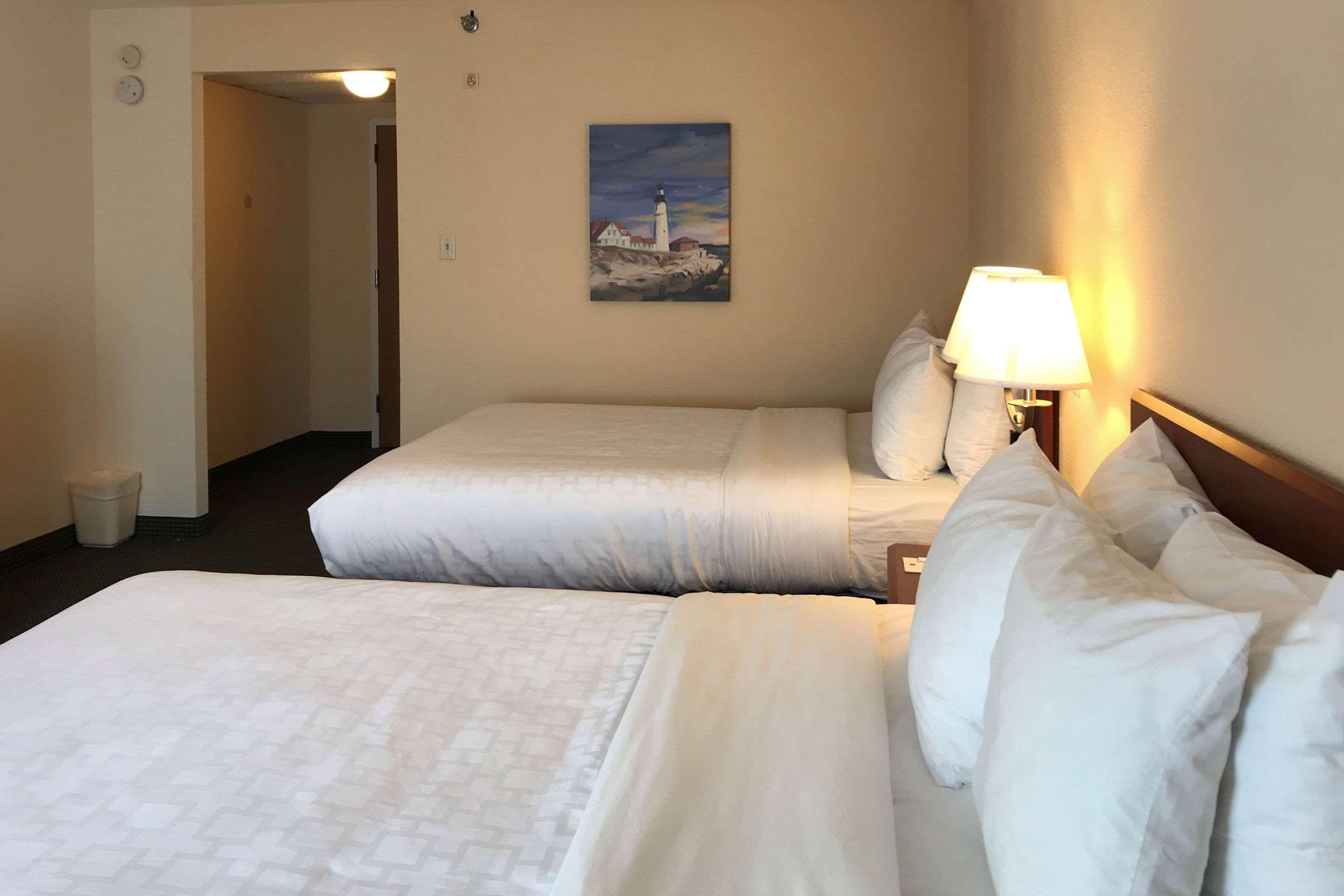 Clarion Hotel & Conference Center Toms River Bagian luar foto