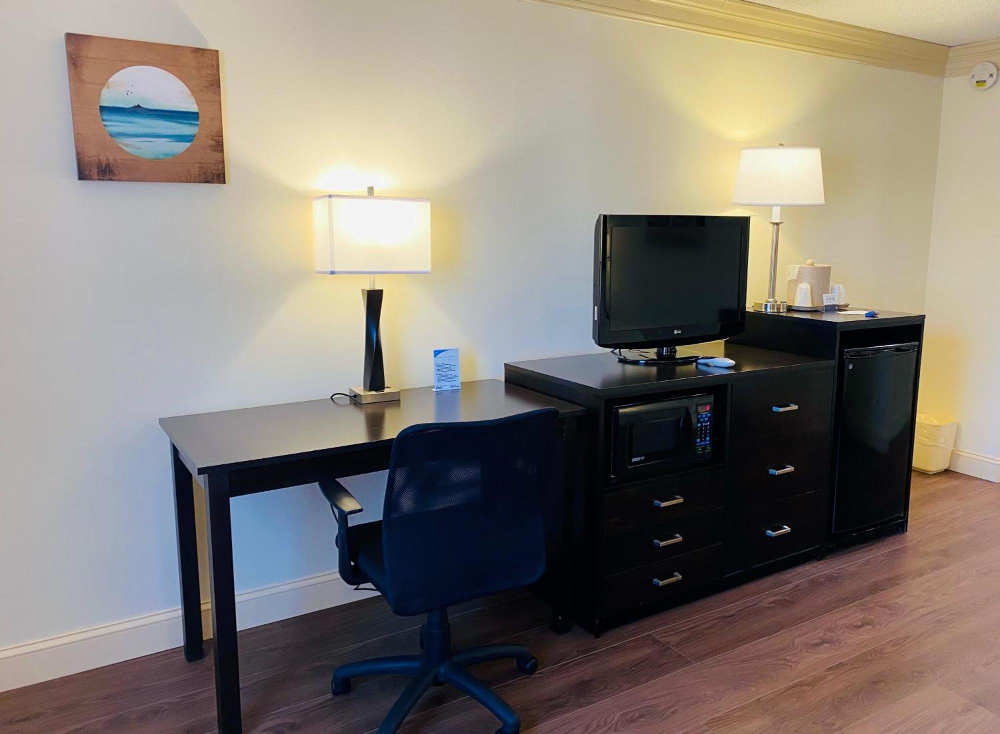 Clarion Hotel & Conference Center Toms River Bagian luar foto